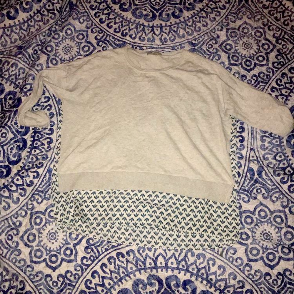 Long sleeve with blue butterflies on the back